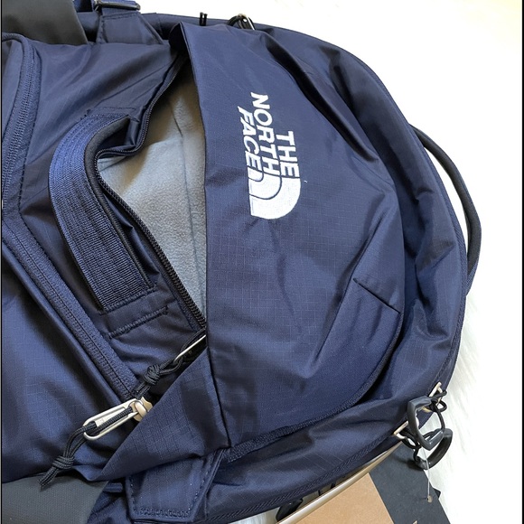 The North Face Router 40 Liter Backpack - Picture 5 of 9